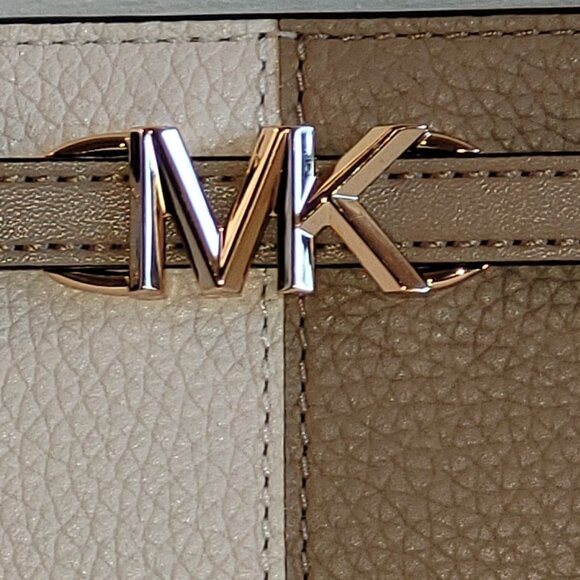 $98 NWT Michael Kors Camel Combo Large Leather Wallet - Picture 4 of 6